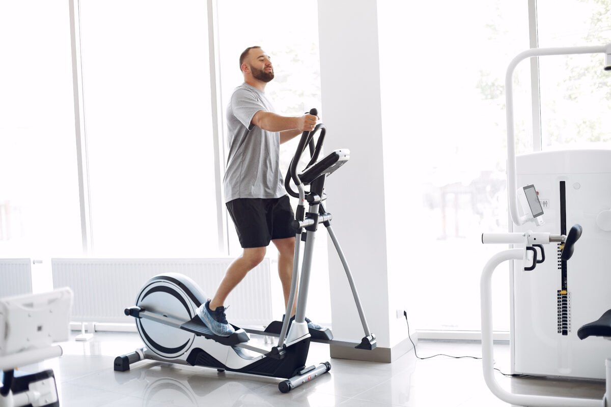 Vélo elliptique fitness pour entraînement à domicile